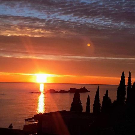 Best4You Apartment - sea view - 70 m2 - 2 bedrooms Dubrovnik Extérieur photo